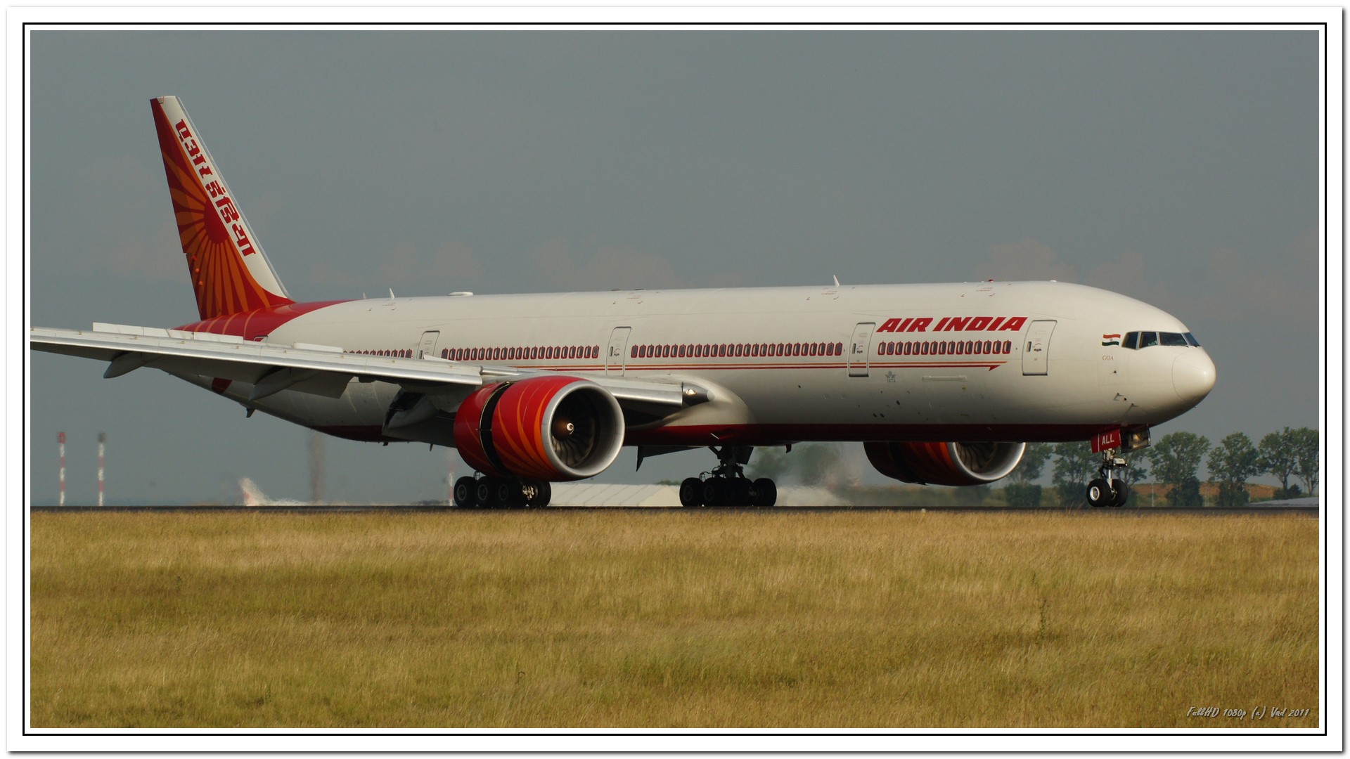 VT-ALL_-_B777-300ER_-_Air_India_-_CDG_-_Arrivee_vol_AI143_DEL-CDG_-_09985.2014112174819.jpg