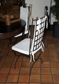 Cliquez pour afficher 'chaises.201043014316.gif' en taille réelle chaises.201043014316.gif