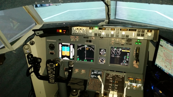 http://www.easy-upload.net/fichiers/cockpit02.2014127103418.jpg