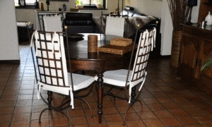 Cliquez pour afficher 'magnifiques-chaises-en-fer-forge2.2010430142739.gif' en taille réelle magnifiques-chaises-en-fer-forge2.2010430142739.gif