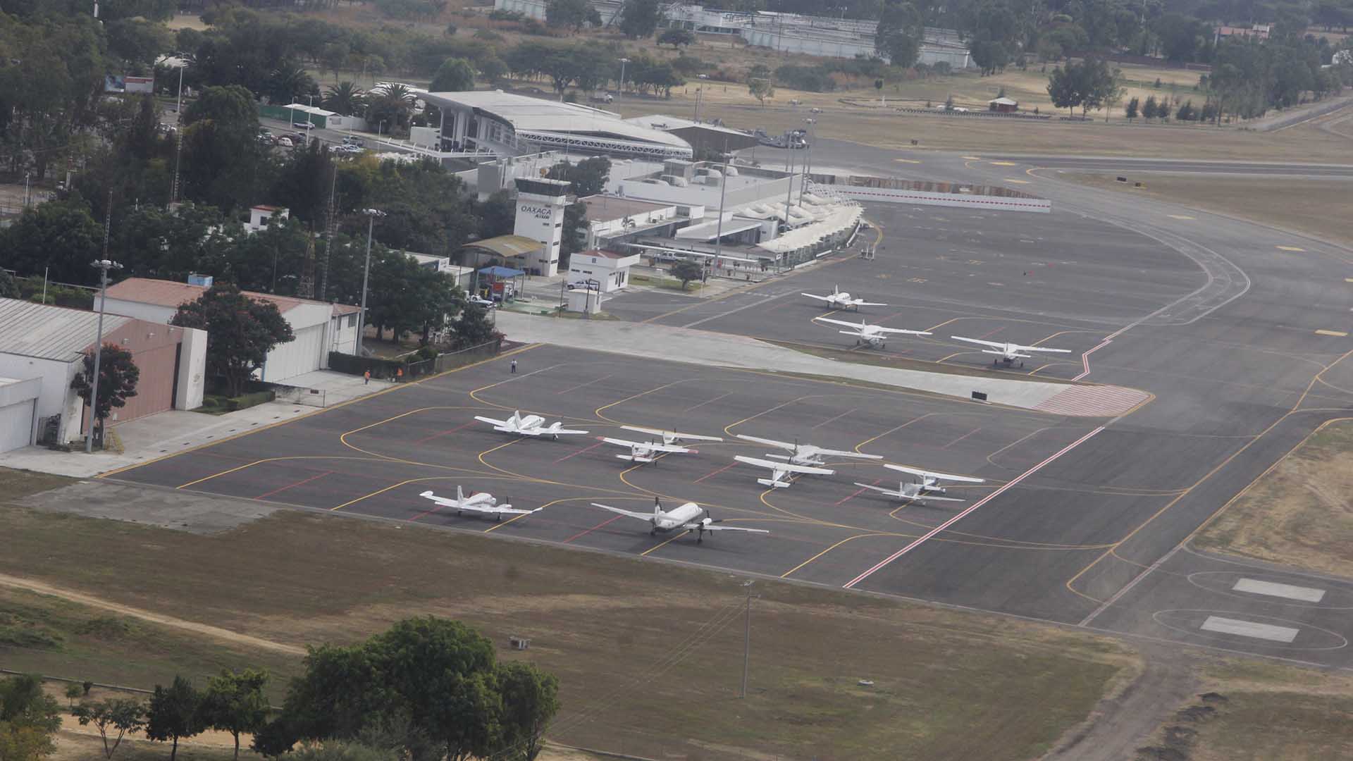 http://www.easy-upload.net/fichiers/mar-aerea-aeropuerto-benito_juarez_de_oaxaca_copia.2016911214556.jpg