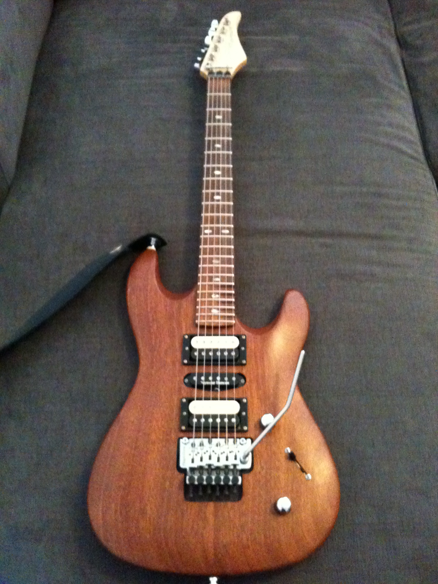 www-audiofanzine-com_lag-bedarieux-collection-morgane-custom.20123613352.jpg
